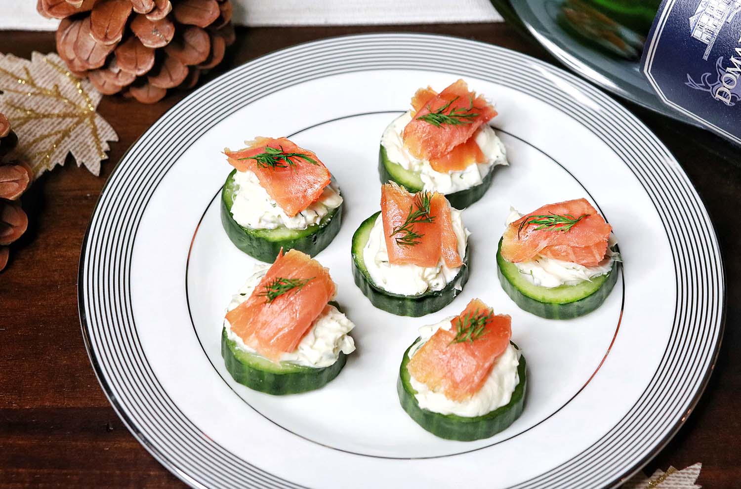 Smoked Salmon and Cream Cheese Cucumber Rounds