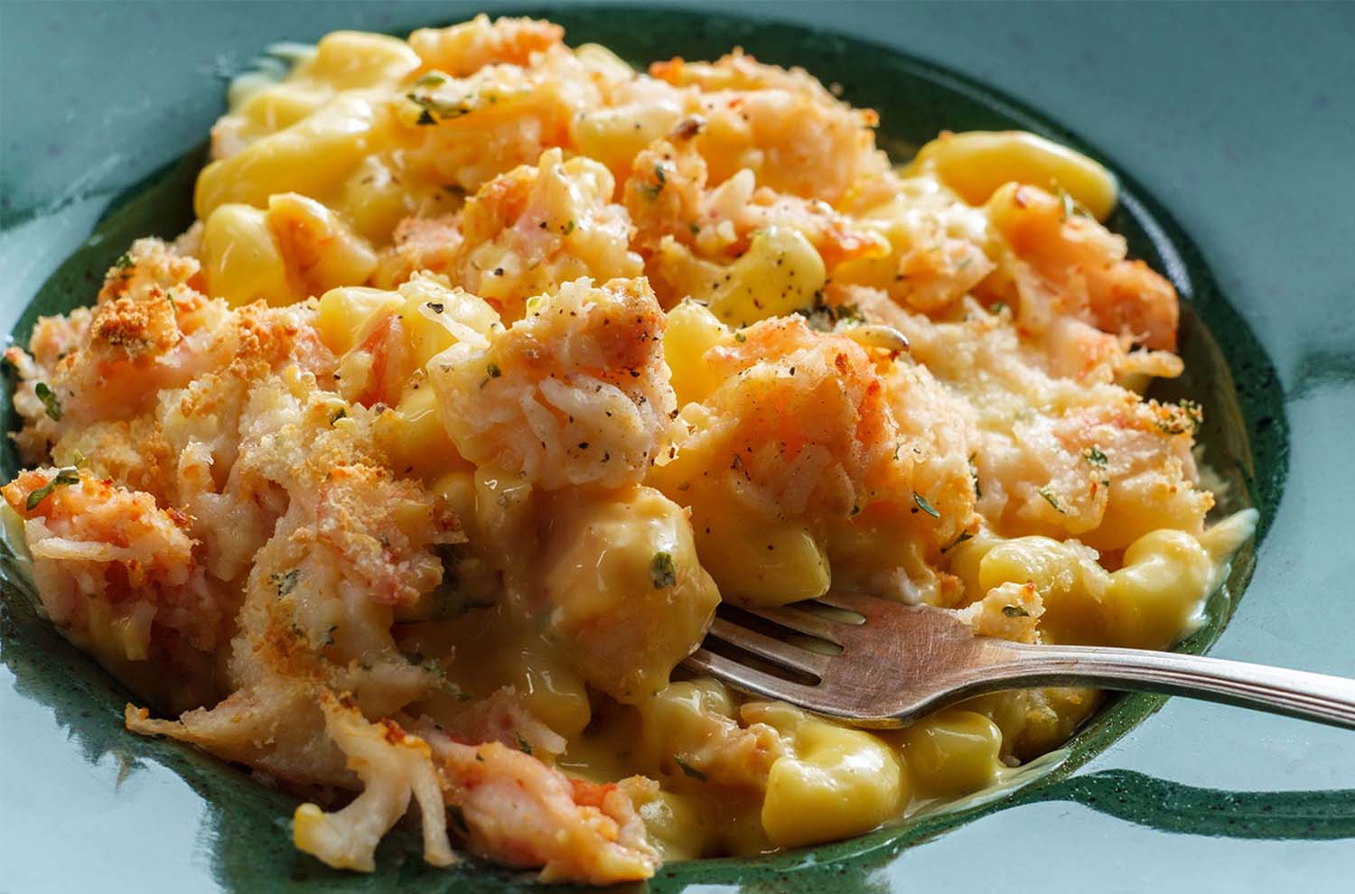 Lobster macaroni and cheese dish